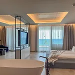 Szálloda Grifid Noa 5*